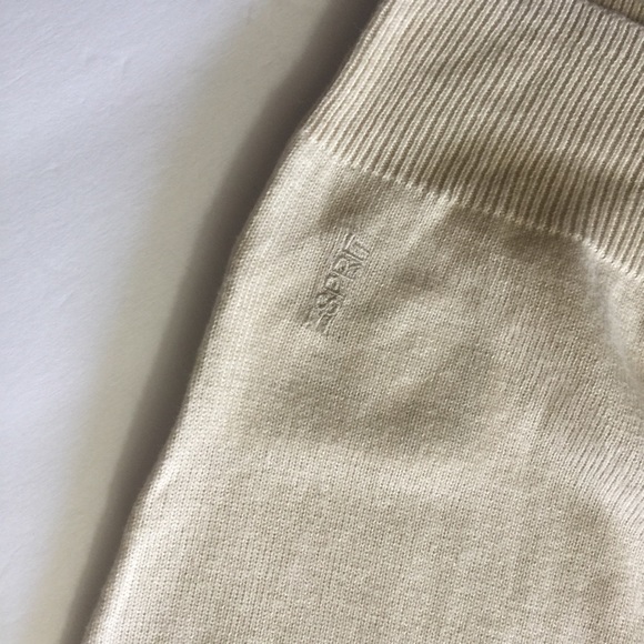 5 for $25🌻 Esprit soft cream light sweater - Picture 3 of 7